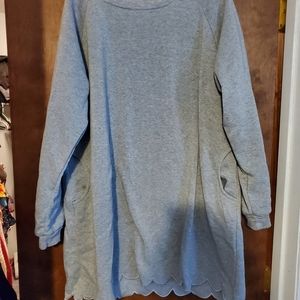 Long sweatshirt with pockets